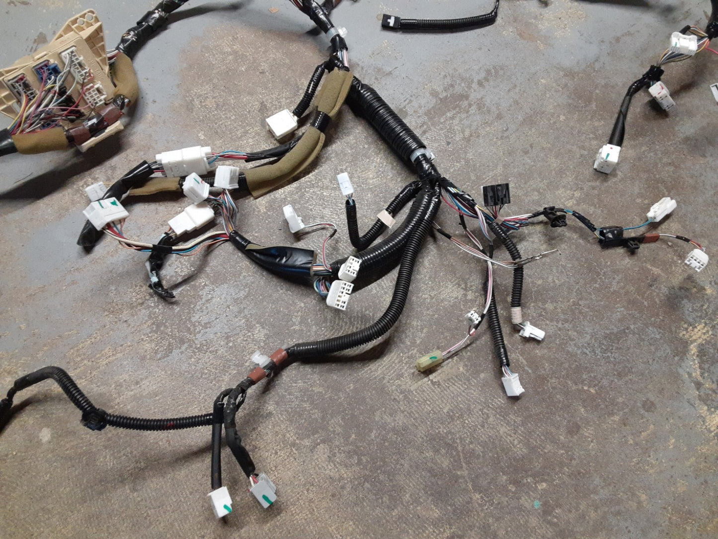 2004 - 2007 Toyota Highlander Instrument Panel Wiring Harness   82141-48A40