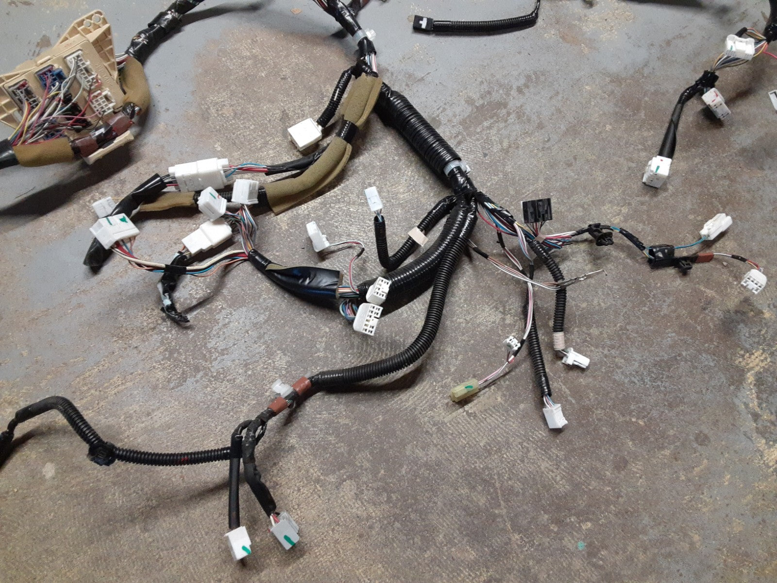 2004 - 2007 Toyota Highlander Instrument Panel Wiring Harness   82141-48A40