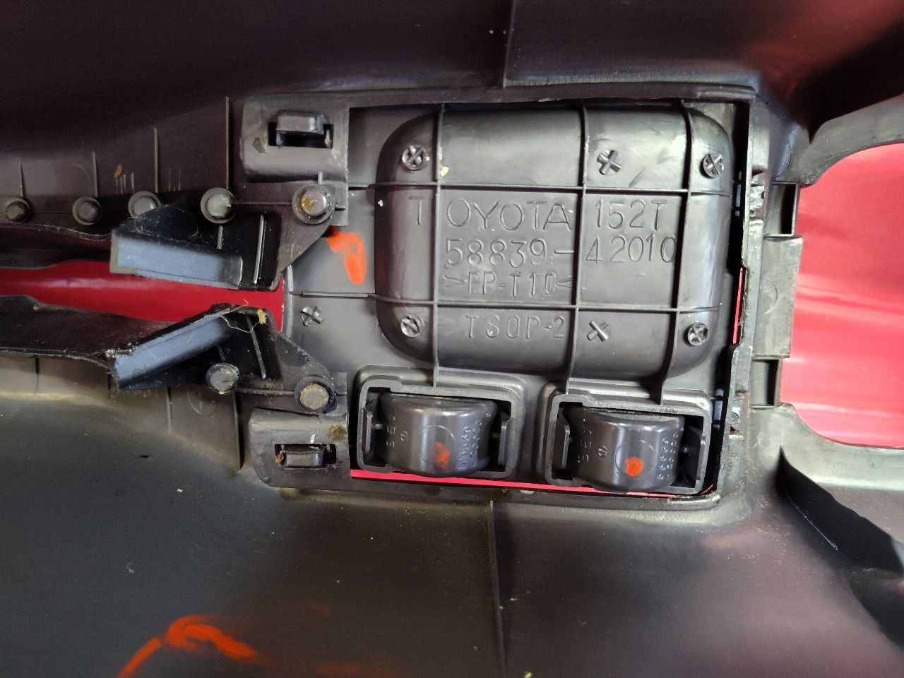 1998-2000 Toyota Rav4 Rav-4 MANUAL TRANSMISSION Center Console Shifter Housing