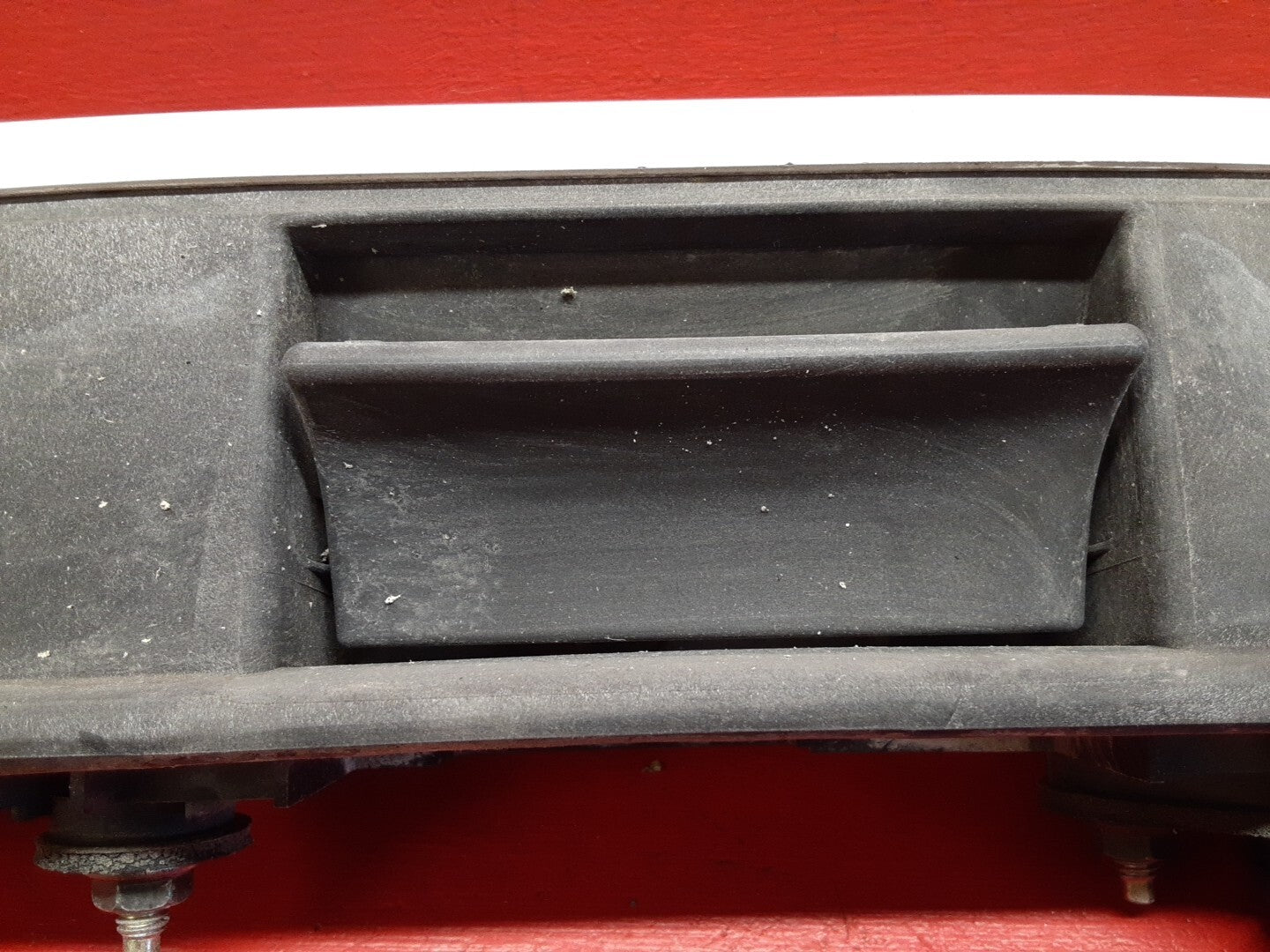 1998 - 2000 Volvo S70 Trunk Deck Lid License Plate Lamp Lock Molding Trim Handle