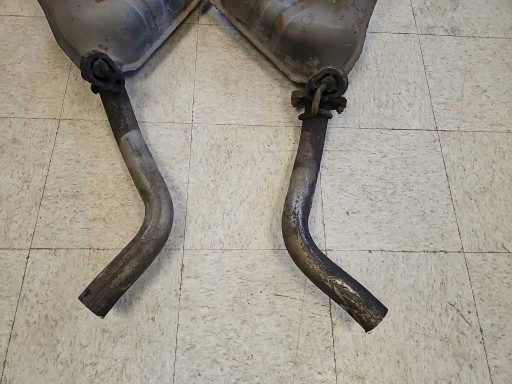 2011 - 2013 Jeep Grand Cherokee 5.7L V8 Left Right Exhaust Muffler Pair w/ Tips