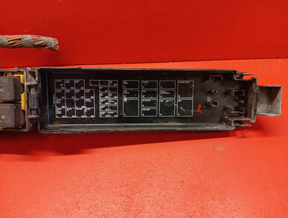 2004 - 2006 Dodge Durango 4.7L Fuse Box Engine w/o Tow Package