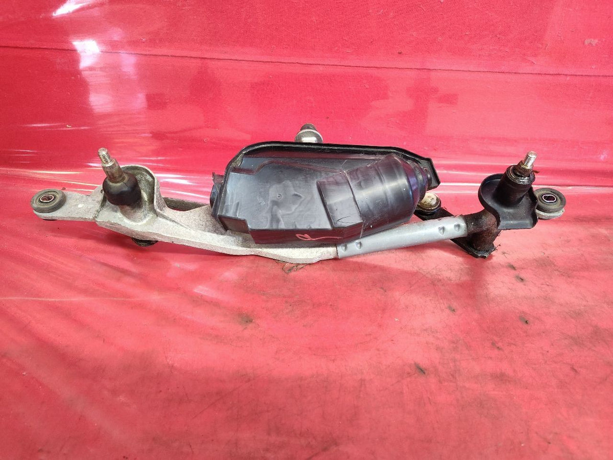 2012-2019 Fiat 500 Front Windshield Wiper Motor w/ Transmission Linkage