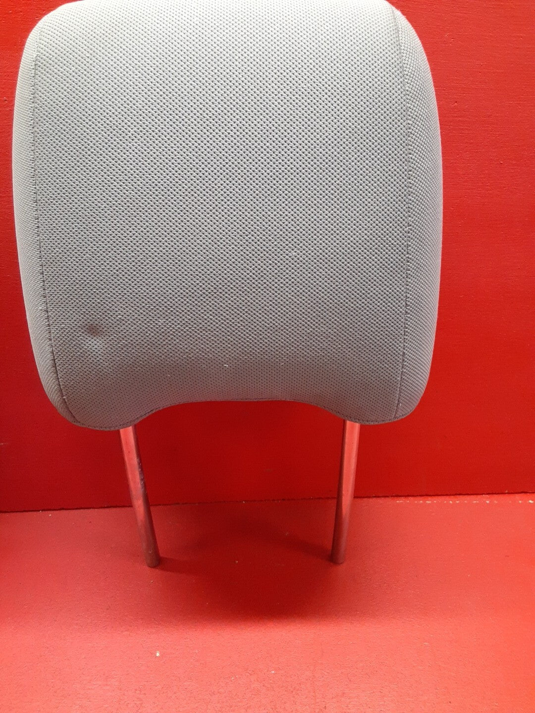2005 Subaru Forester Front Left Right Gray Cloth Headrest Set 64061SA280ND