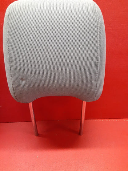 2005 Subaru Forester Front Left Right Gray Cloth Headrest Set 64061SA280ND