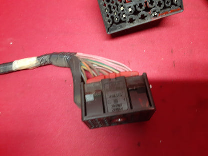 2006 2007 Buick Lucerne & DTS 4.6 V8 Engine Junction Box 15883251 PIGTAIL WIRES