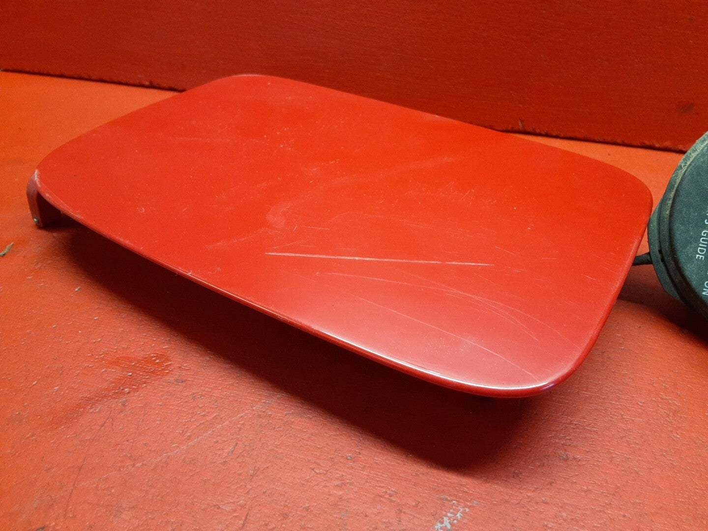 2004 - 2011 Volvo V50 S40 Fuel Filler Door Lid with Gas Cap 30779920