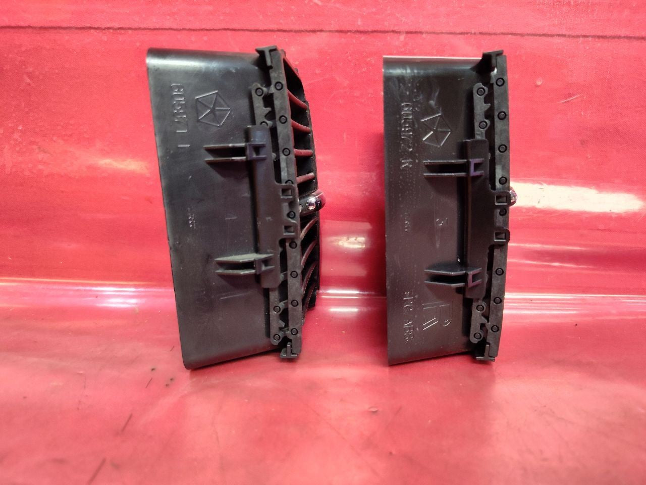 2008-2010 Jeep Grand Cherokee Left Right Outer Dash Air Vent Register SET Black