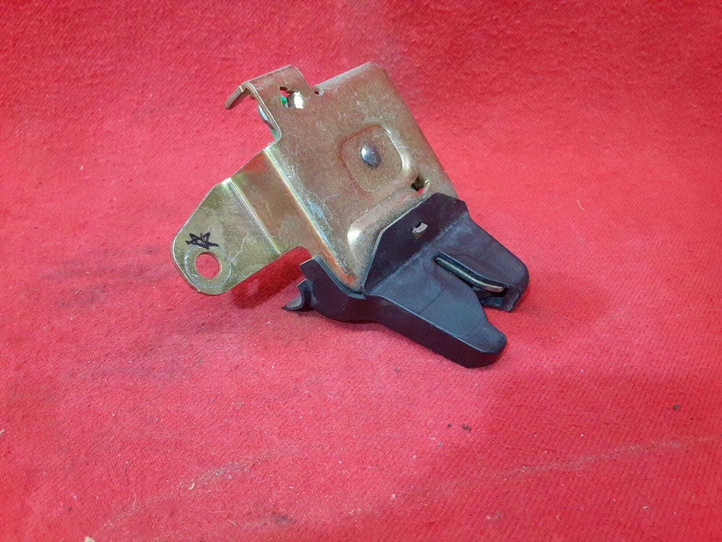 1997 1998 1999 2000 2001 Toyota Camry Trunk Deck Lid Latch Lock Actuator