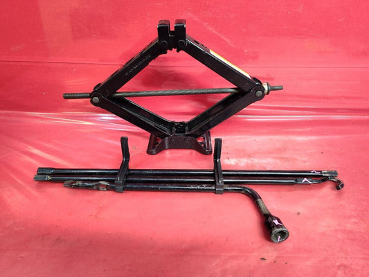 2000-2004 Jeep Grand Cherokee WJ Emergency Spare Tire Scissor Jack Set w/ Tools