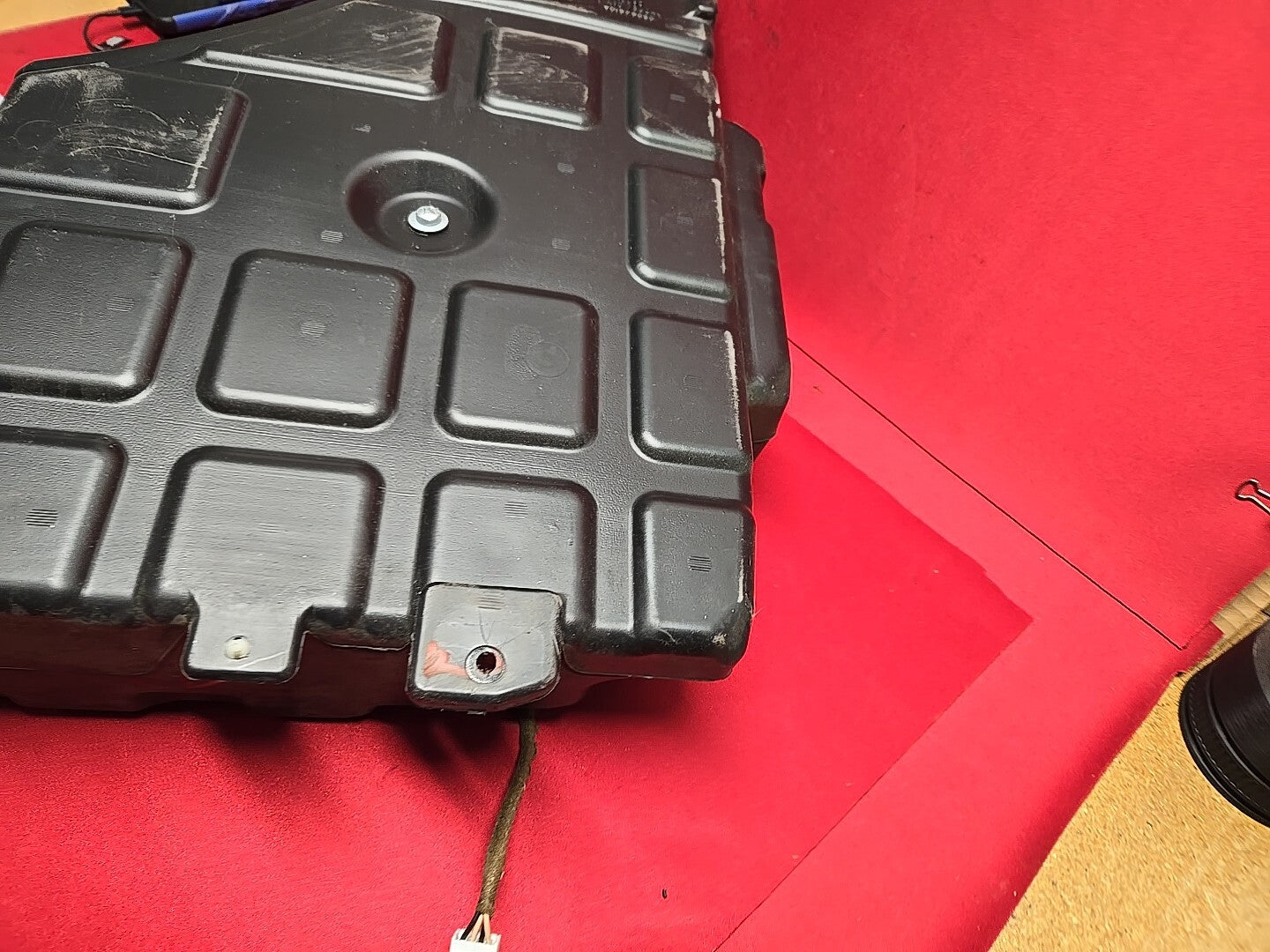 2011 - 2022 Jeep Grand Cherokee Rear Cargo Subwoofer Box Speaker 5064610AC