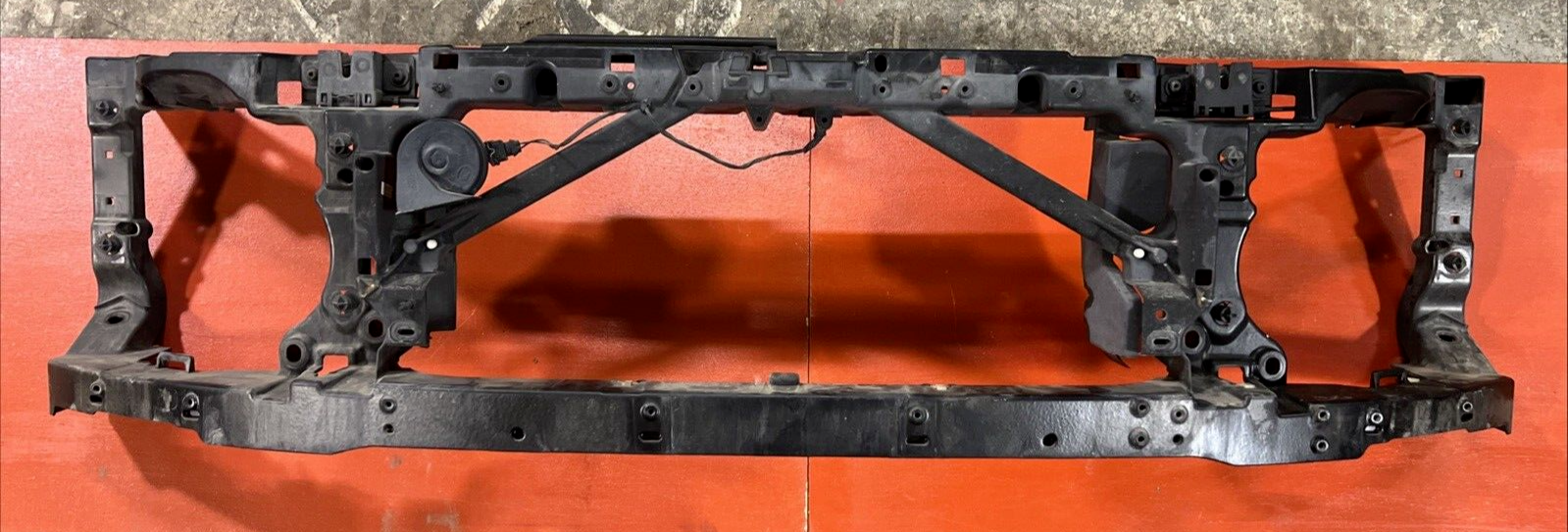 2005 - 2016 Land Rover Range Rover Sport / LR3 / LR4 Radiator Support