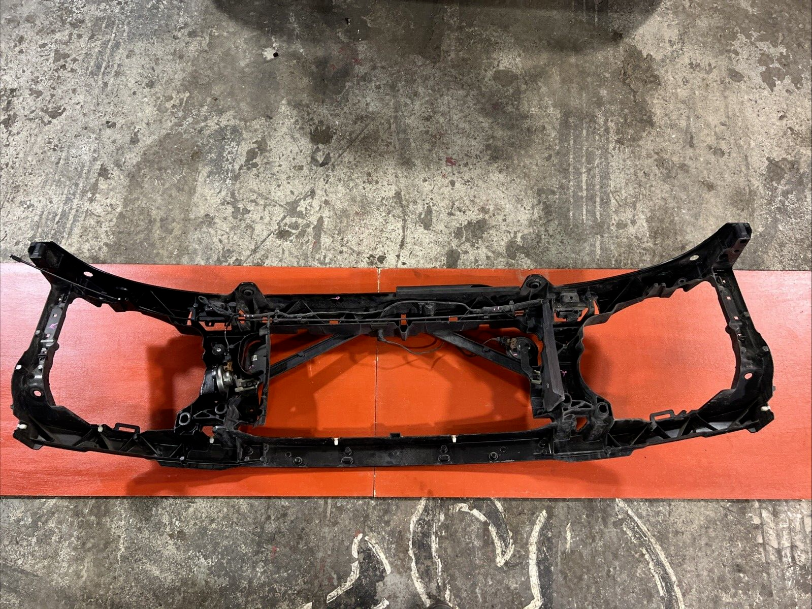 2005 - 2016 Land Rover Range Rover Sport / LR3 / LR4 Radiator Support