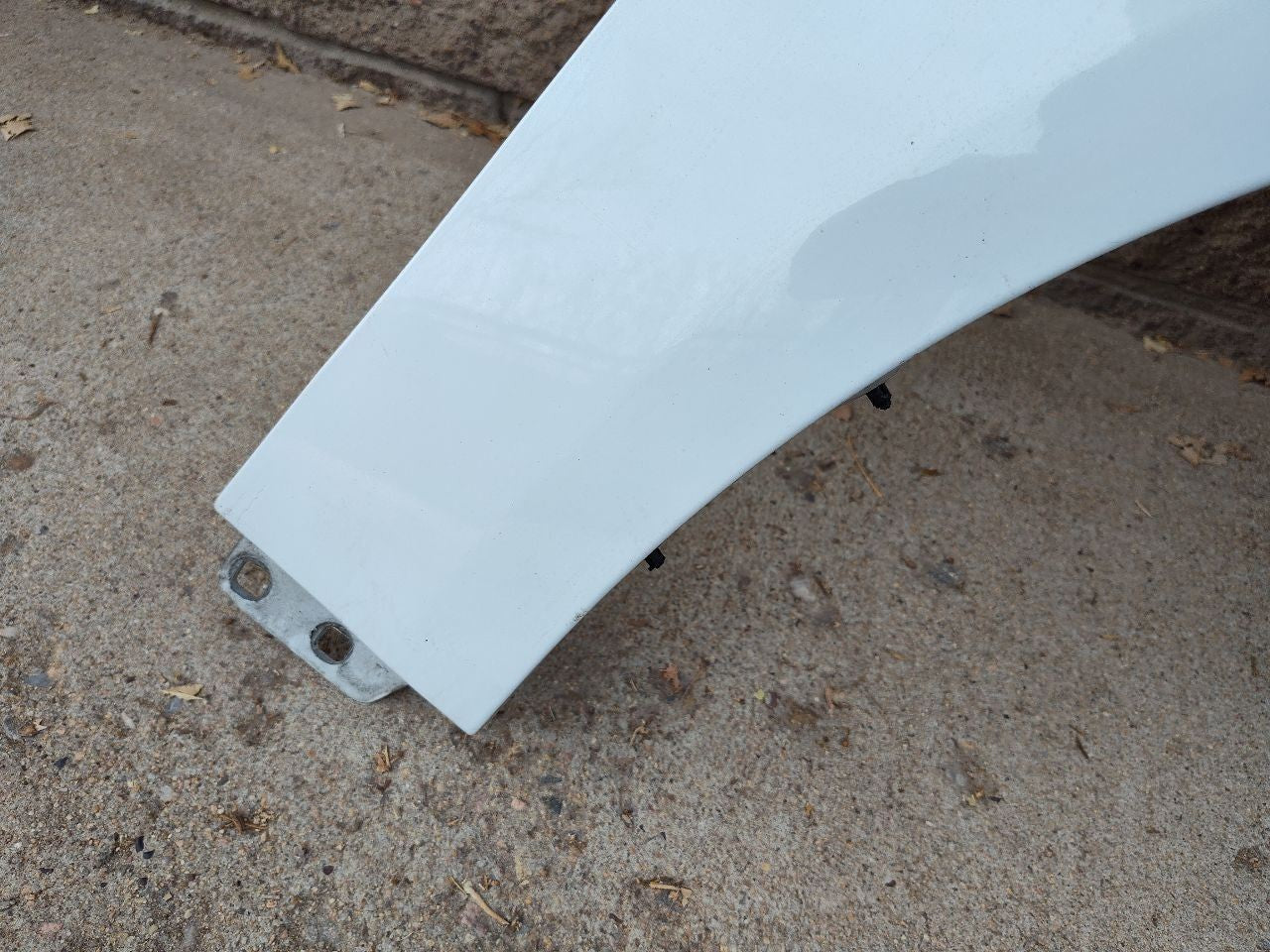 2012-2018 Ford Focus / EV - RIGHT PASSENGER Fender YZ / PNYW30 Oxford White