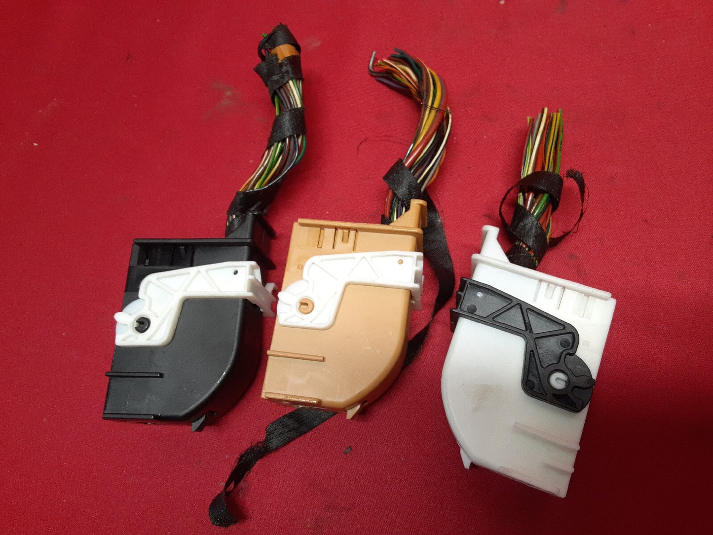 2011 VW Volkswagen Tiguan Body Control Module BCM BCU 5K0937085Q PIGTAILS ONLY