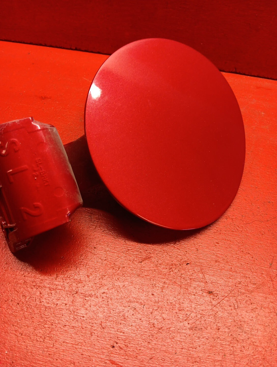 2011-2016 Kia Sportage Fuel Door W/ Cap OEM Red 695103W000