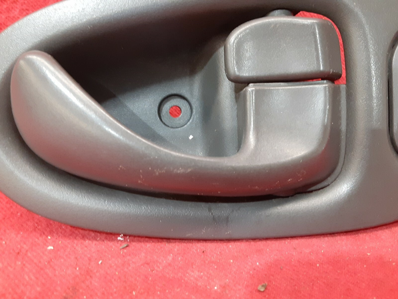 2002 2003 Saturn Vue Interior Door Handle Dark Grey RIGHT FRONT
