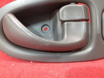 2002 2003 Saturn Vue Interior Door Handle Dark Grey RIGHT FRONT