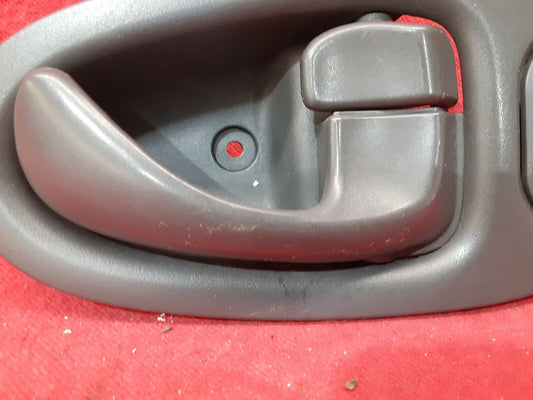 2002 2003 Saturn Vue Interior Door Handle Dark Grey RIGHT FRONT