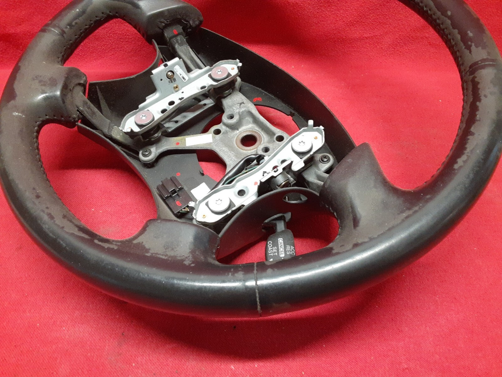 2000 2001 2002 2003 2004 2005 Subaru Steering Wheel Black Leather w/ Cruise