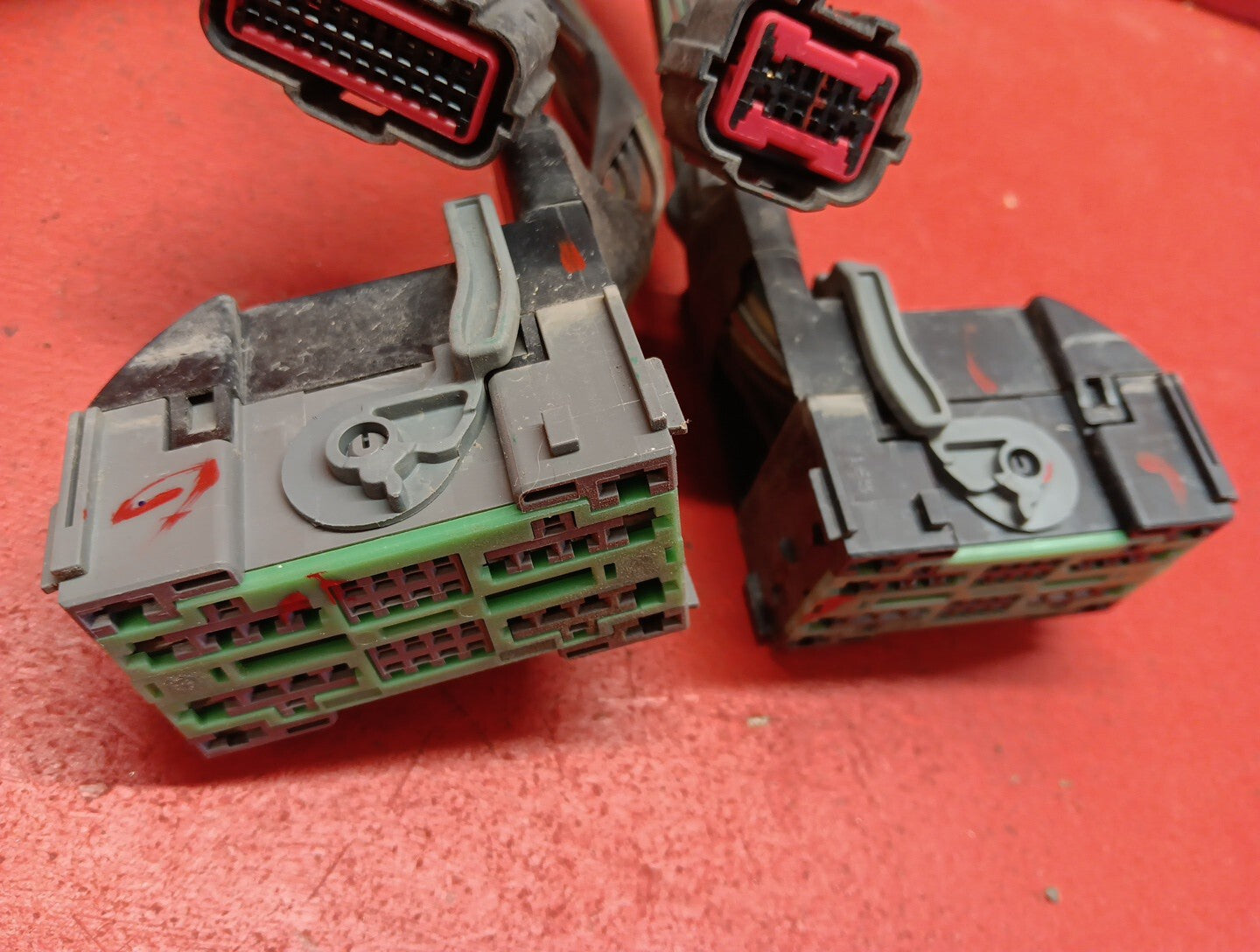 2006 Dodge Durango Power Distribution Fuse Relay Box PIGTAILS ONLY