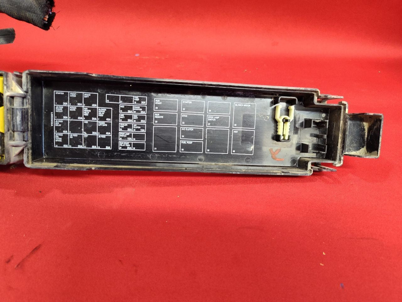 2008 Dodge Durango Chrysler Aspen 4.7L V8 Headlamp to Dash Fuse Box Junction