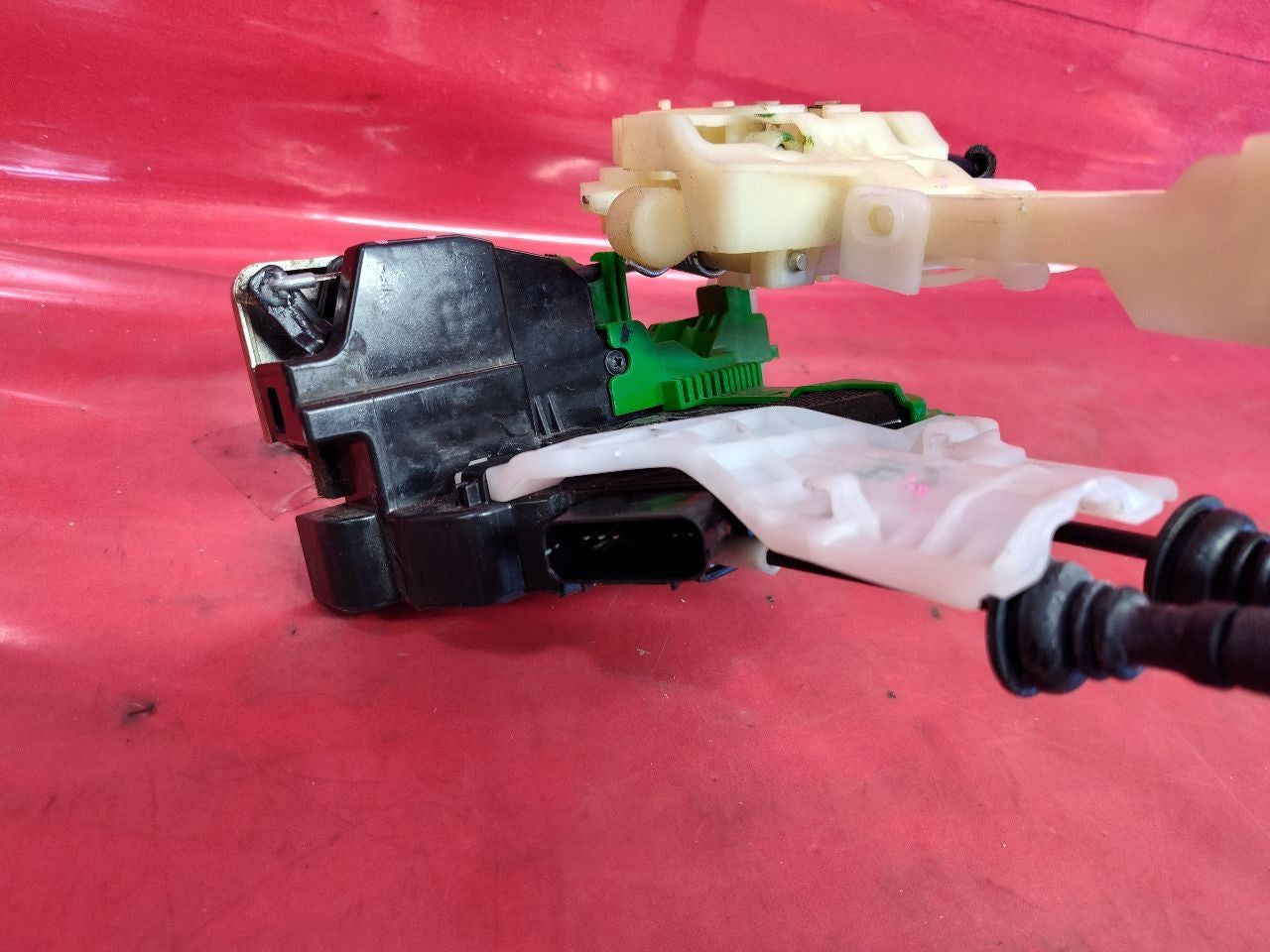 2016-2020 Kia Sorento FRONT RIGHT PASSENGER Door Latch Lock Actuator - 81k