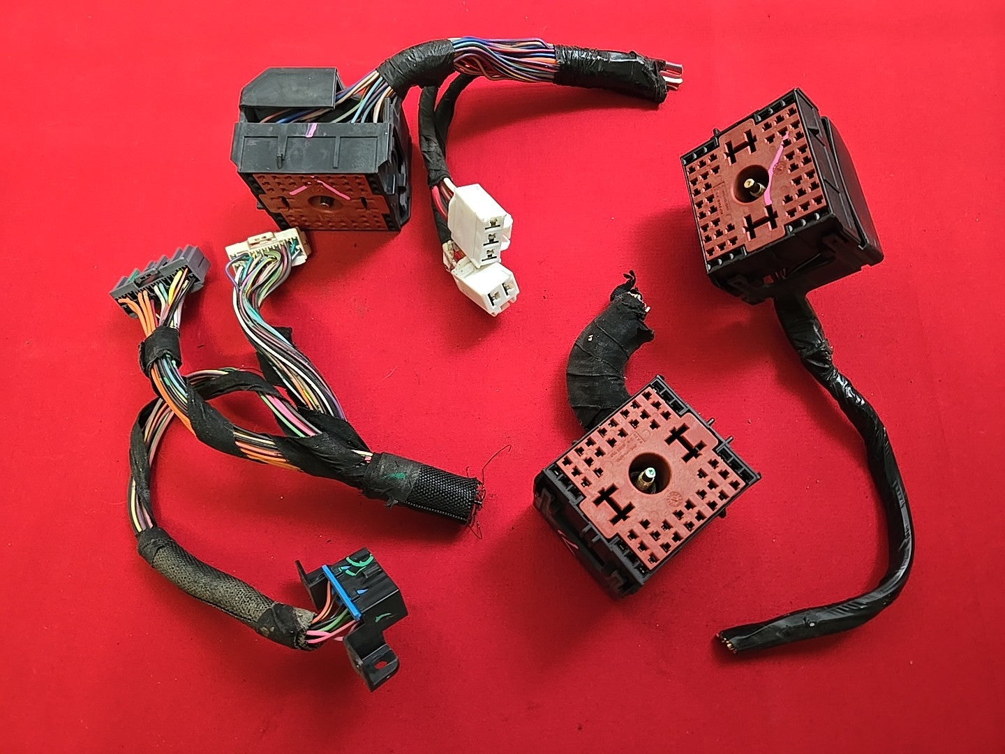 2004 Jeep Grand Cherokee Left Hand Dash BCM Module Fuse Box - PIGTAIL WIRES ONLY