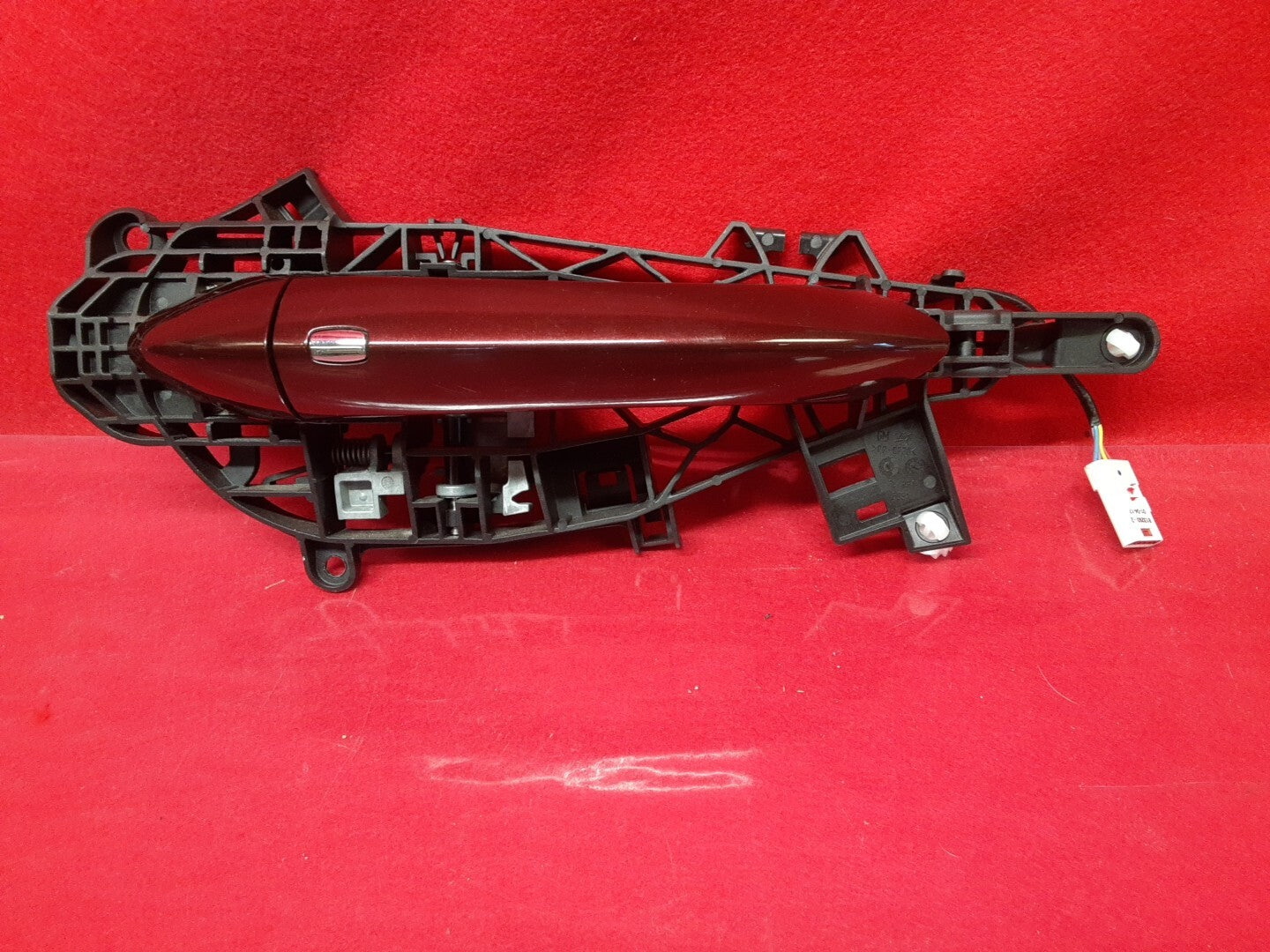 18-20 Buick Regal Sportback TourX RIGHT FRONT PASSENGER Door Handle Rioja Red