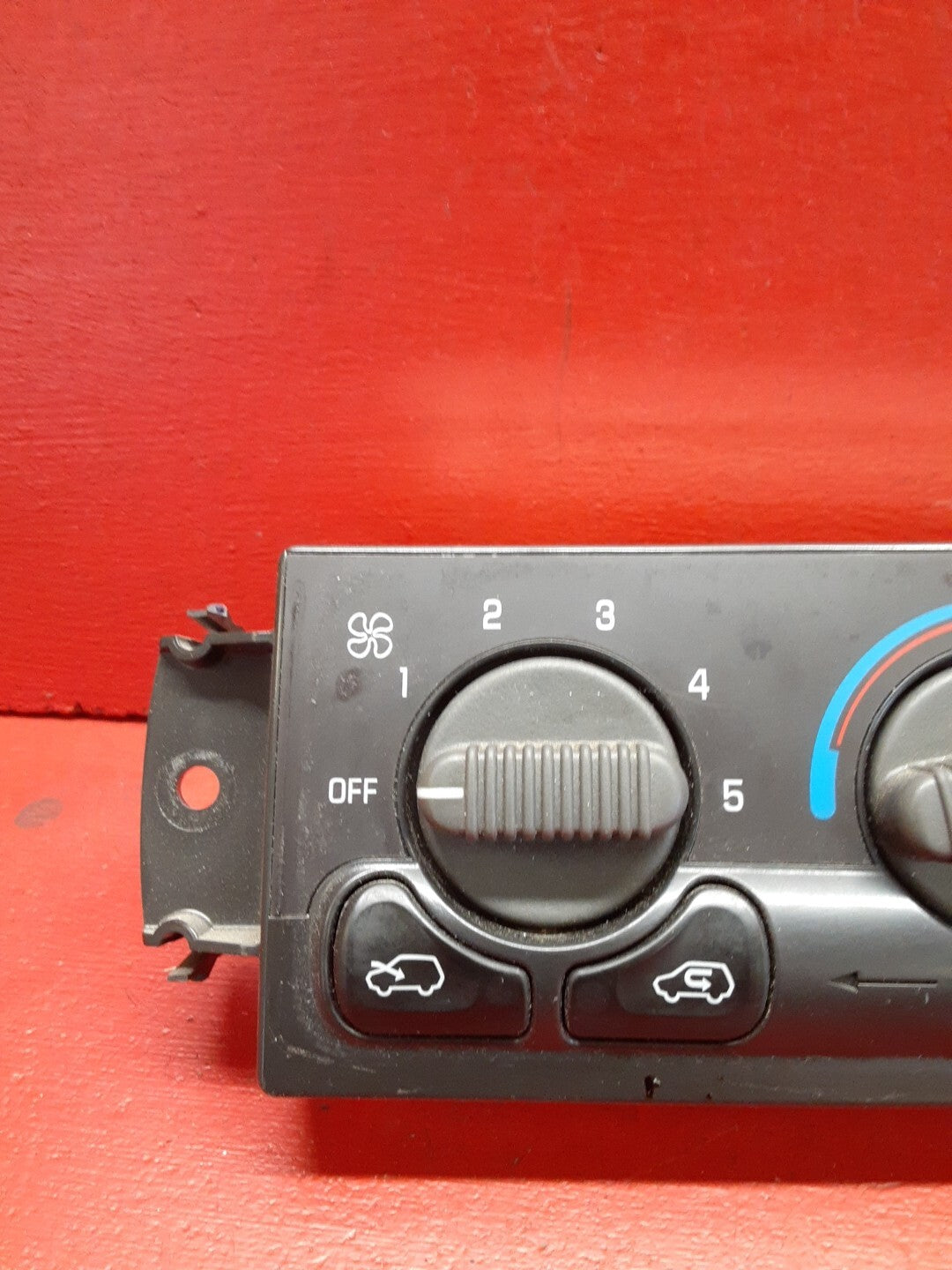 1999-2002 Chevrolet Suburban Climate Heater A/C Control Unit 15054698