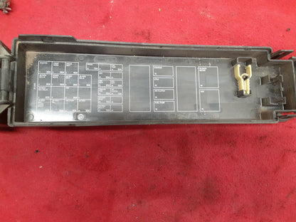 2004 2005 Dodge Durango Power Distribution Center Box Relay Fuse Panel Yellow