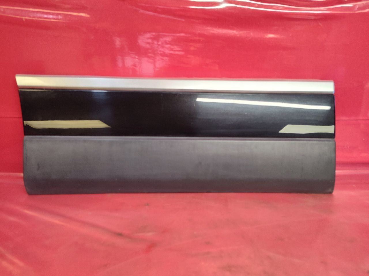 2013-2022 Range Rover REAR RIGHT PASSENGER Door Cladding Moulding w/ Trim SET