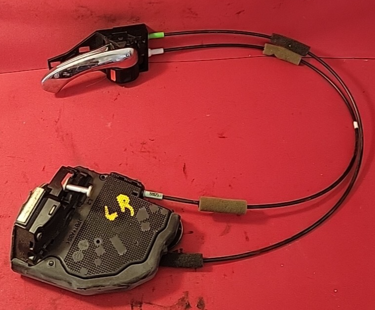 2007 - 2010 Toyota Camry Driver Rear Left Door Latch Assembly 69060-06100
