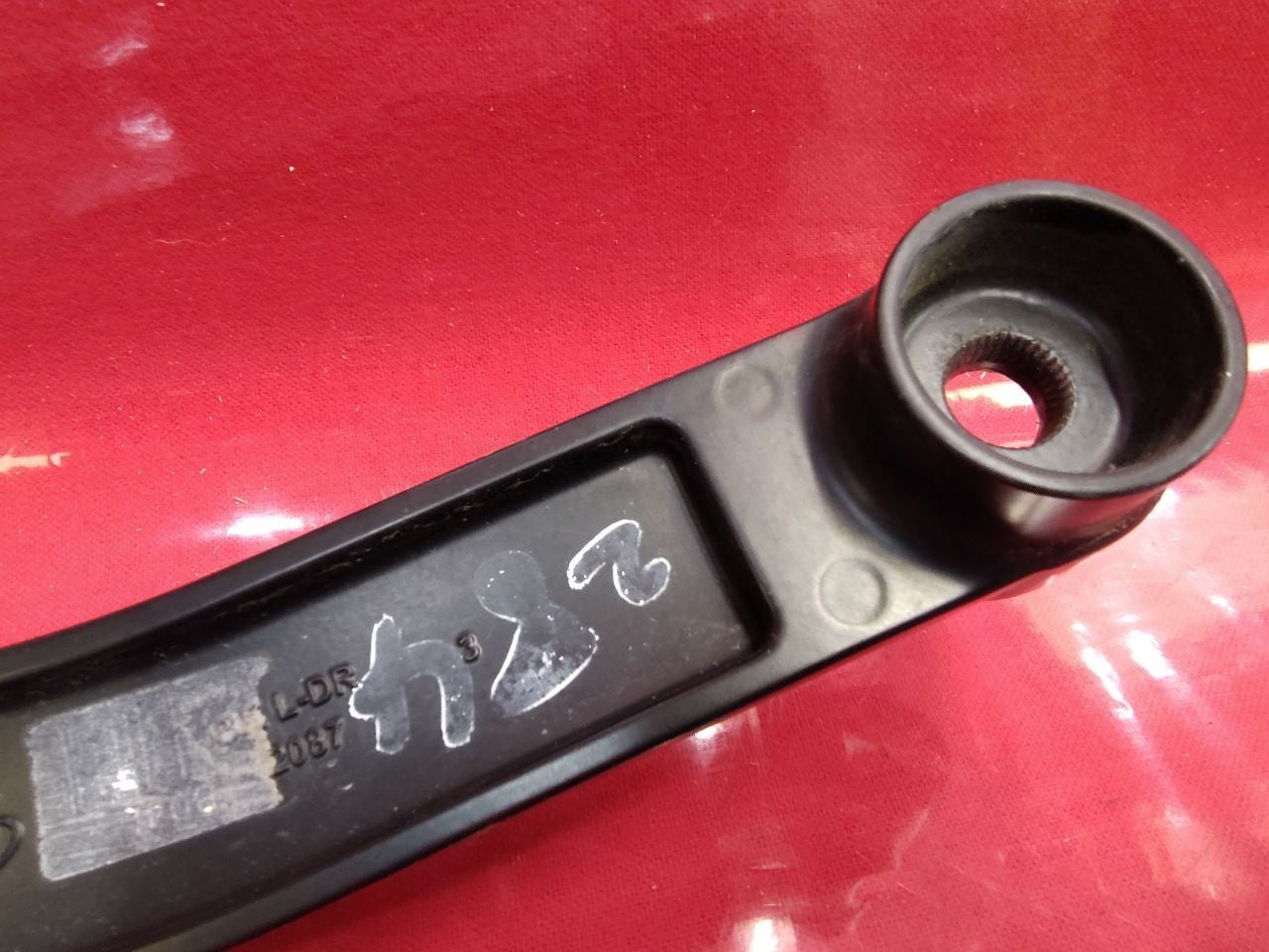 2013-2016 Hyundai Genesis Coupe Right & Left Windshield Wiper Arms SET
