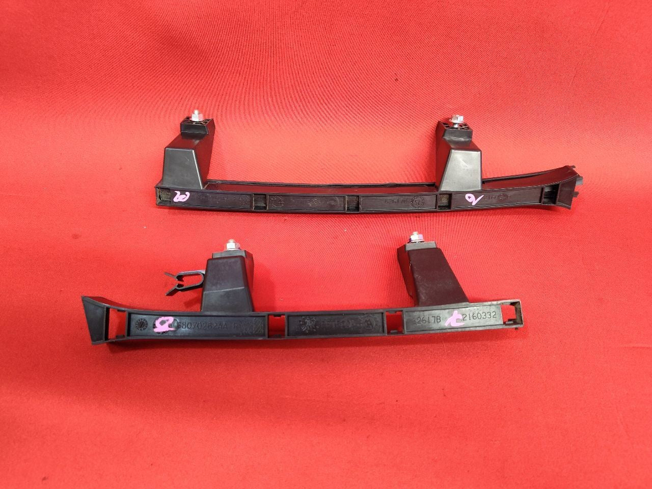 2012-2019 Fiat 500 Front RIGHT PASSENGER Door Glass Window Channel Guide SET