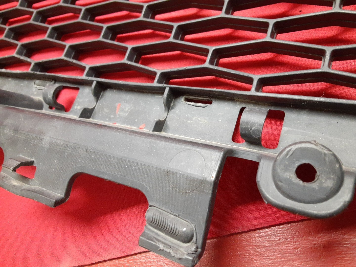 2016 Land Rover Discovery Sport FRONT LOWER Bumper Grille FK72-17K945-A