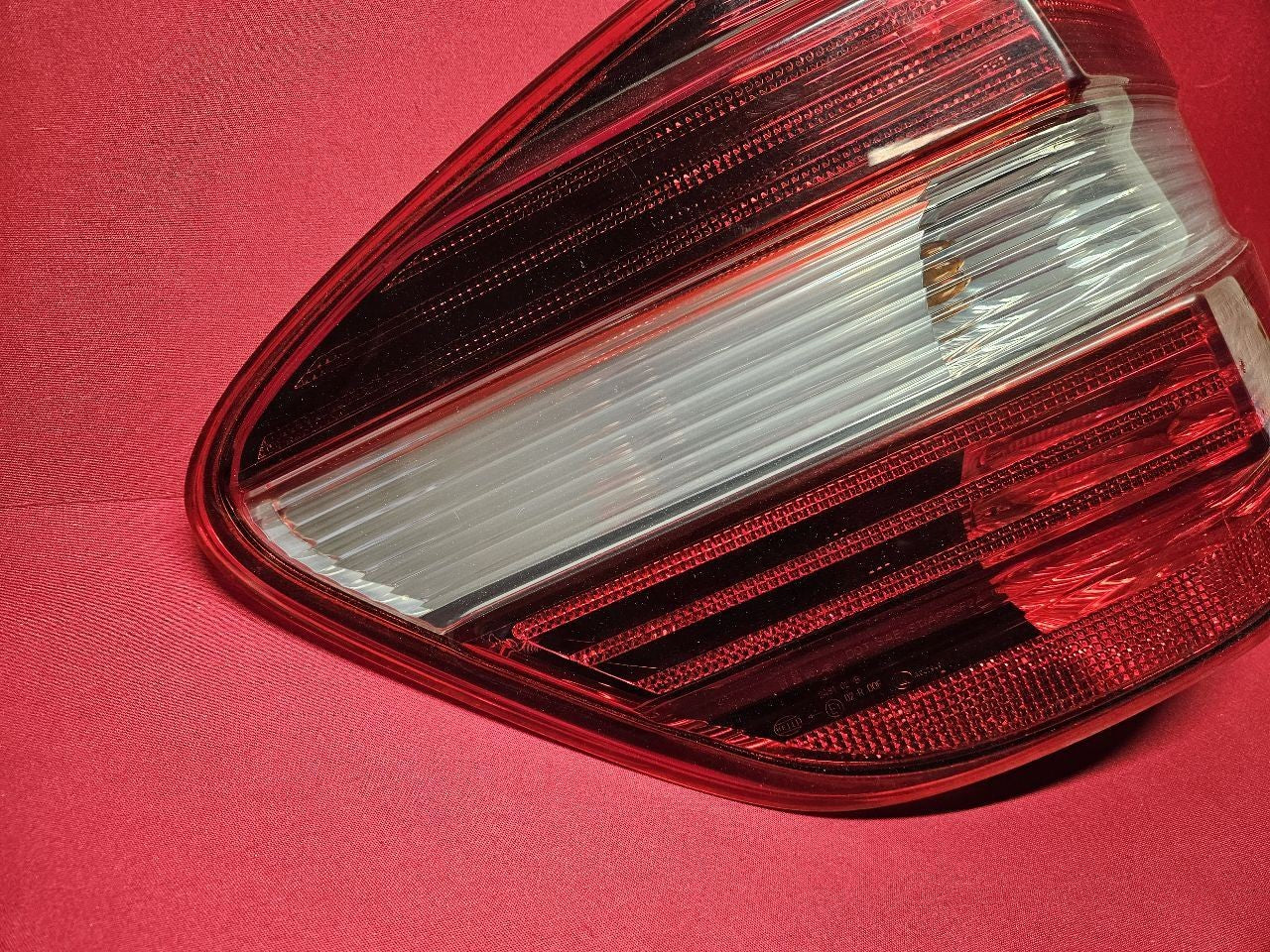 2002-2011 ML-Class SUV Base LEFT DRIVER Outer Quarter Mounted Tail Light Lamp