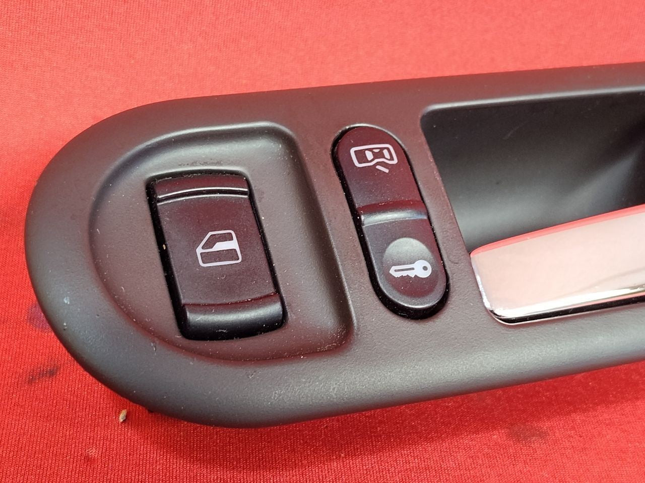 1998-2005 VW Volkswagen Sedan FRONT LEFT DRIVER Interior Door Handle Chrome