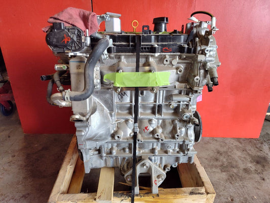 2022-2024 Mitsubishi Outlander 2.5L Engine Assembly FROM 04/02/21 - 26k Miles 8th Digit VIN:8